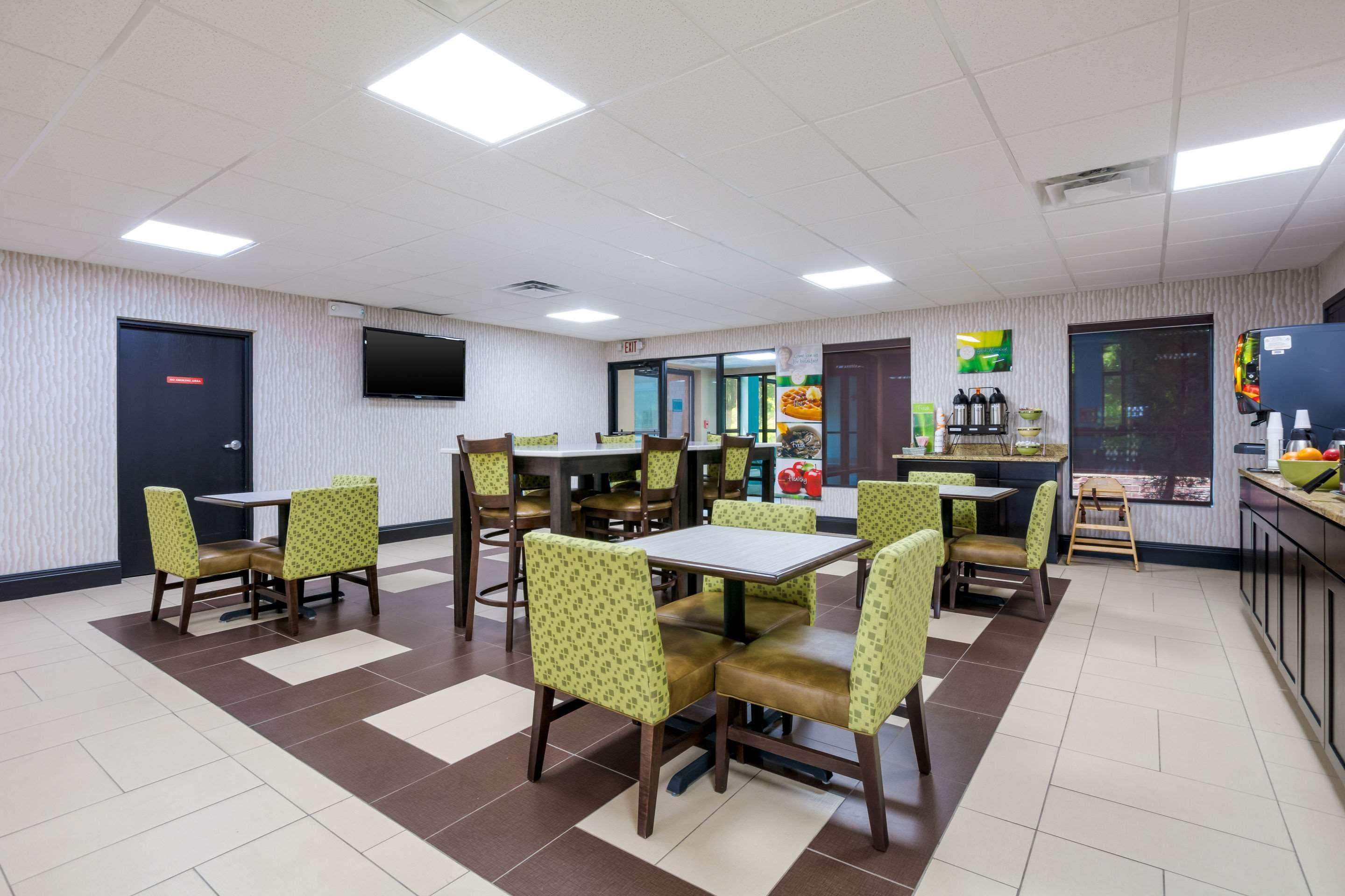 Quality Inn & Suites Sellersburg Dış mekan fotoğraf
