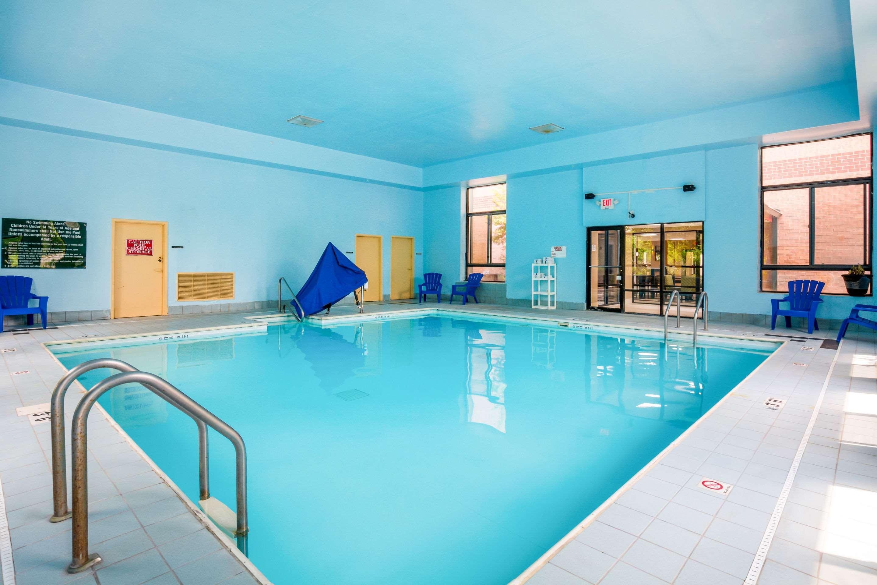 Quality Inn & Suites Sellersburg Dış mekan fotoğraf