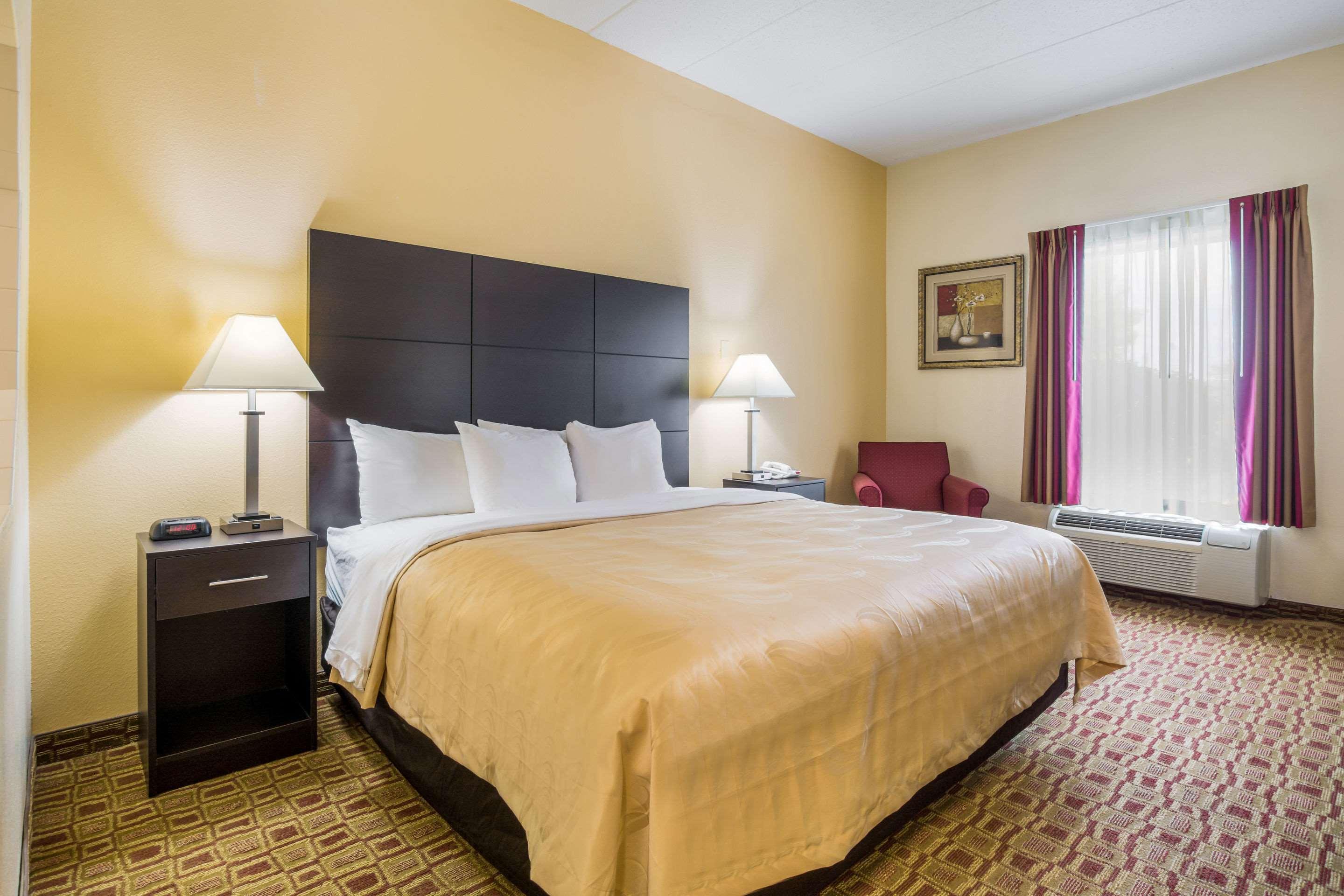Quality Inn & Suites Sellersburg Dış mekan fotoğraf