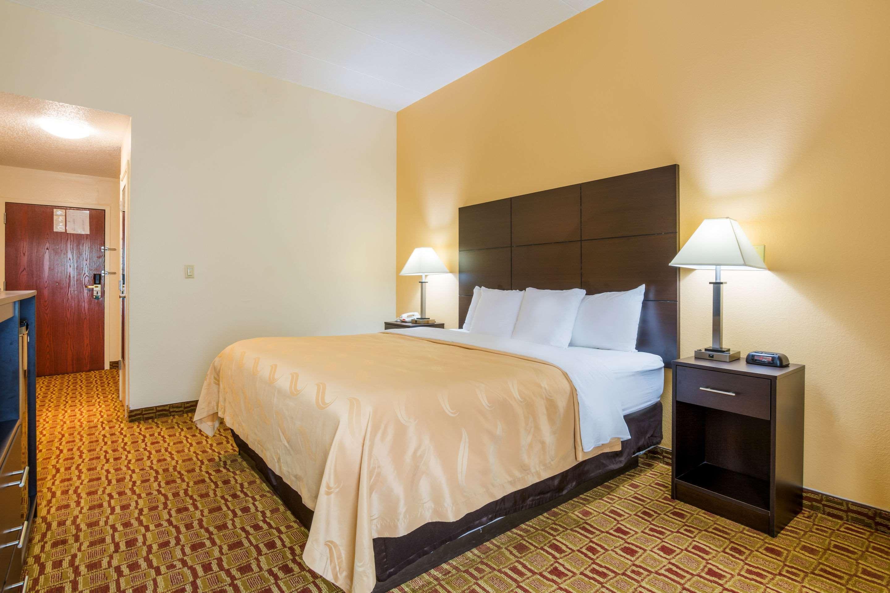 Quality Inn & Suites Sellersburg Dış mekan fotoğraf