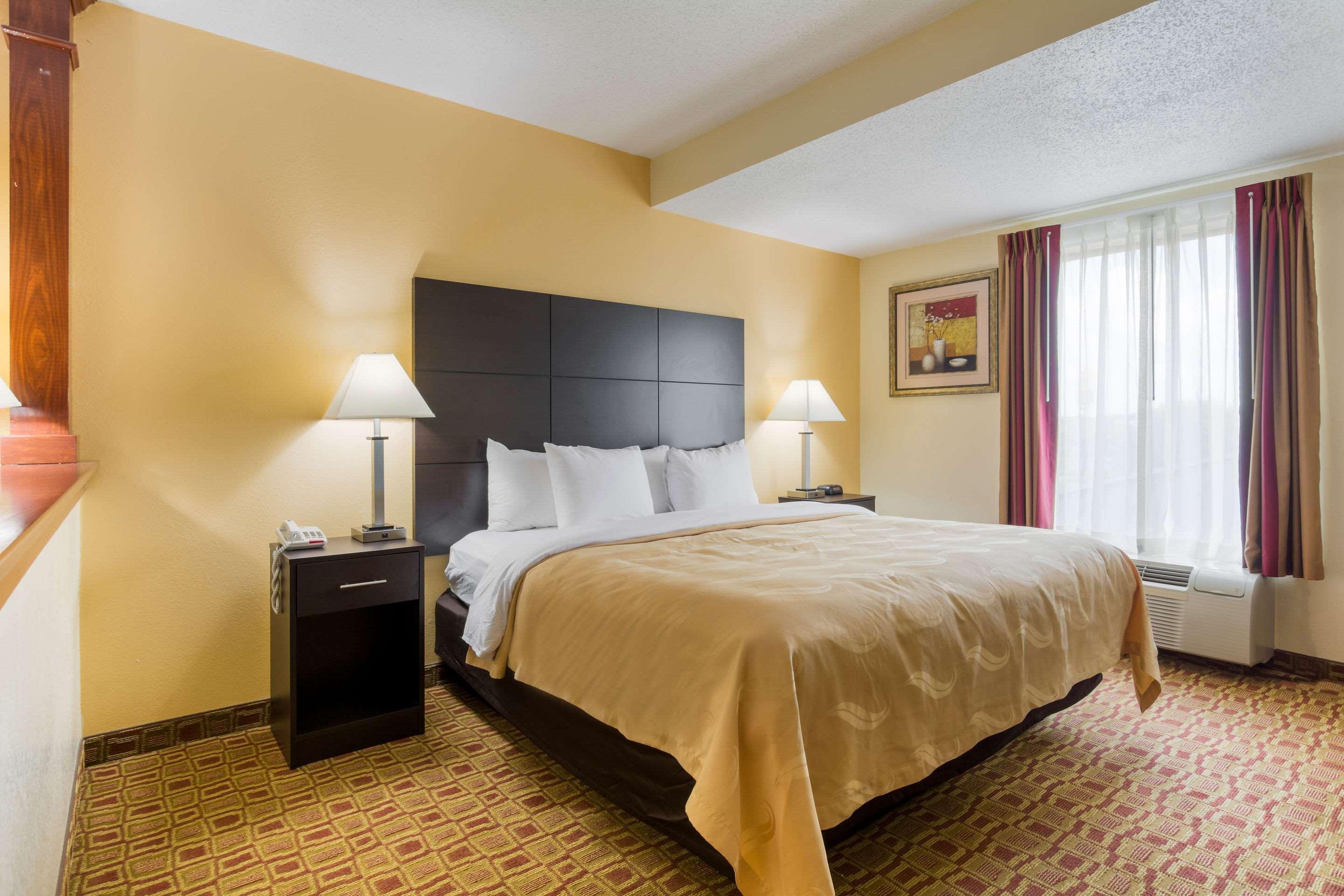 Quality Inn & Suites Sellersburg Dış mekan fotoğraf